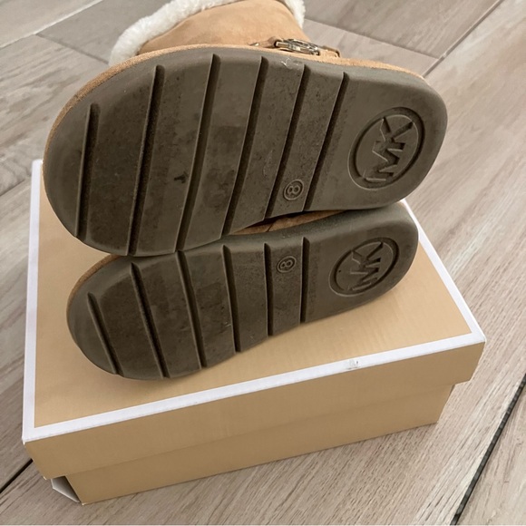 Toddler Girl Michael Kors boots - Picture 6 of 12